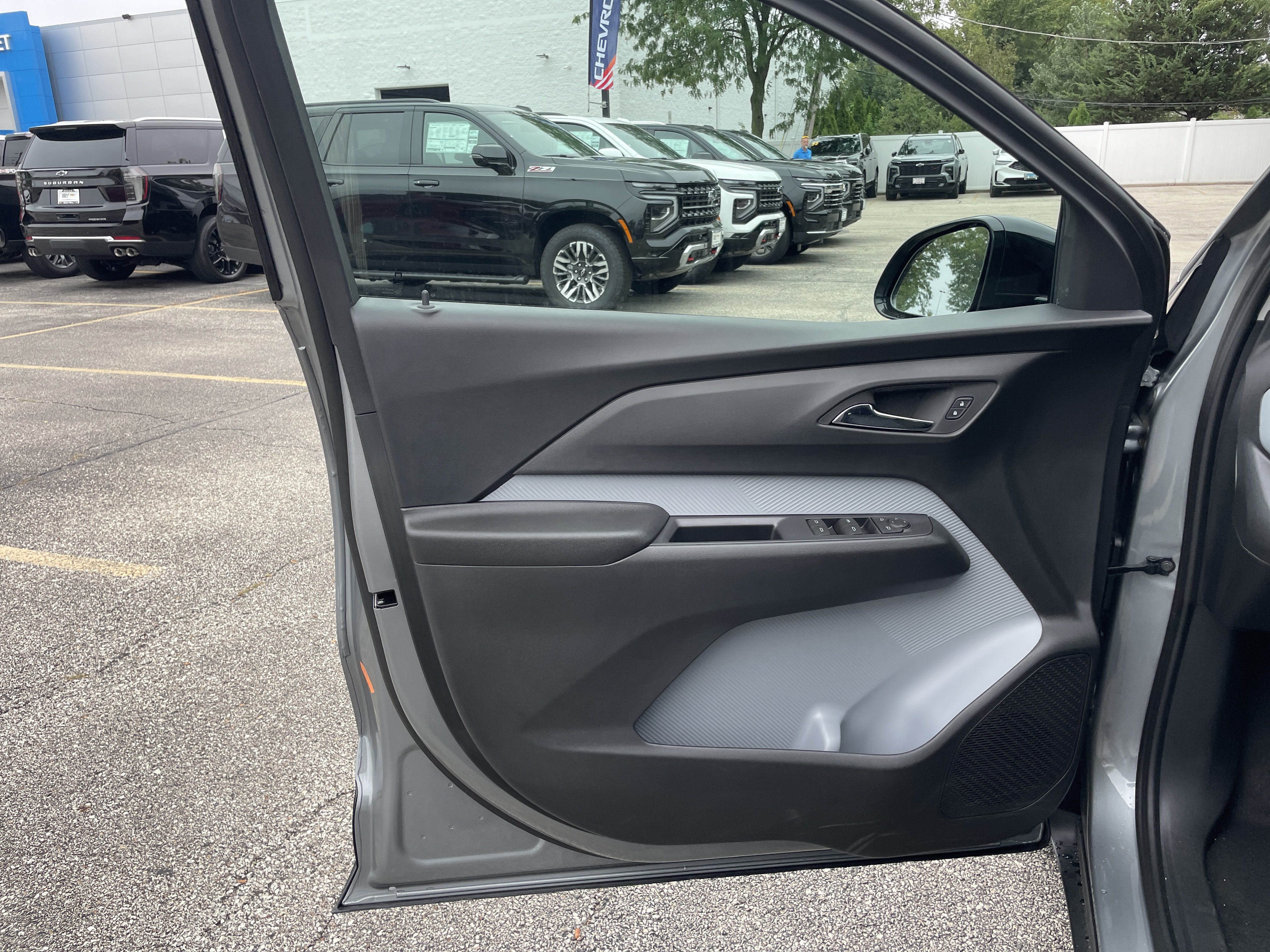 New 2027 Chevrolet Bolt LT w/ Comfort Package FWD image 12
