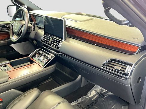 Used 2024 Lincoln Navigator Reserve AWD/4WD image 33