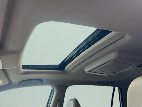 Used 2022 Honda Pilot Touring image 17