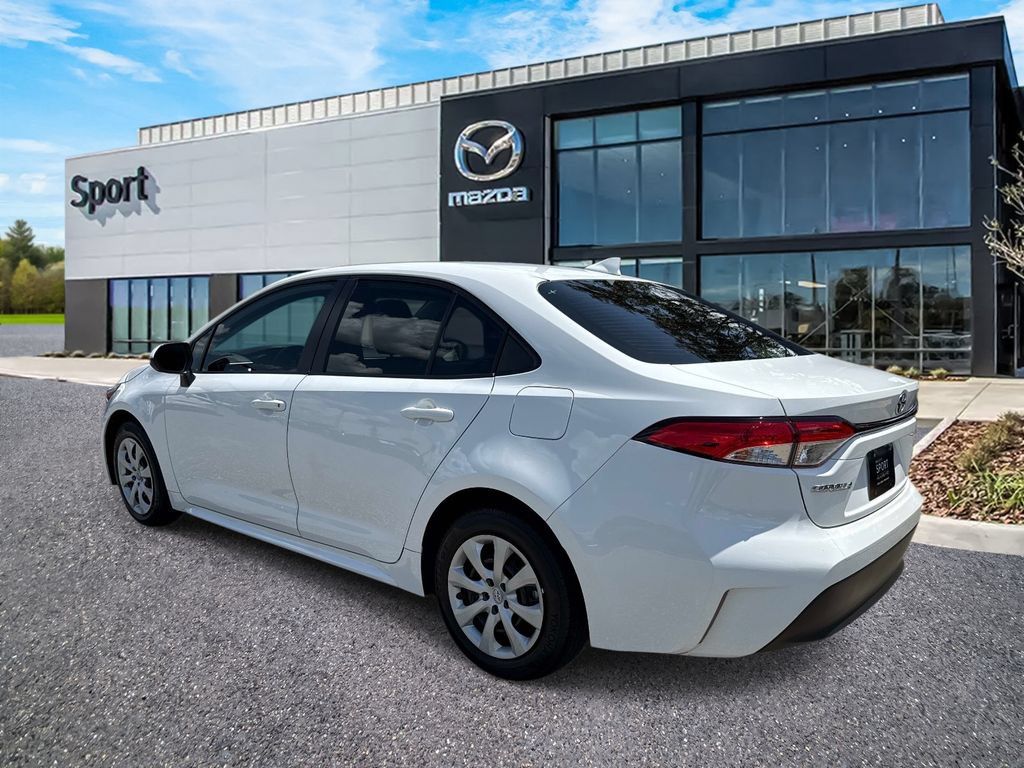 Used 2023 Toyota Corolla LE FWD image 6