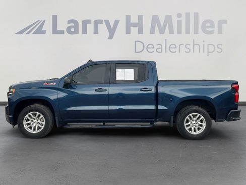 Used 2021 Chevrolet Silverado 1500 RST w/ Convenience Package II AWD/4WD image 2