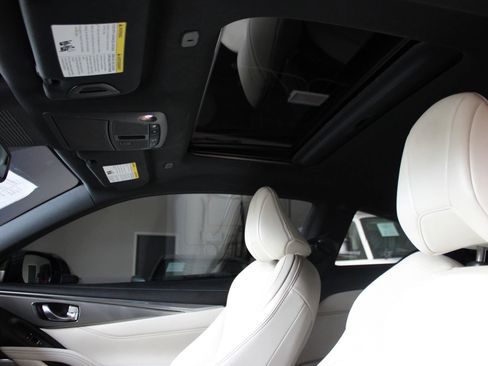 Used 2017 INFINITI Q60 3.0t w/ Premium Plus Package 3.0T image 24