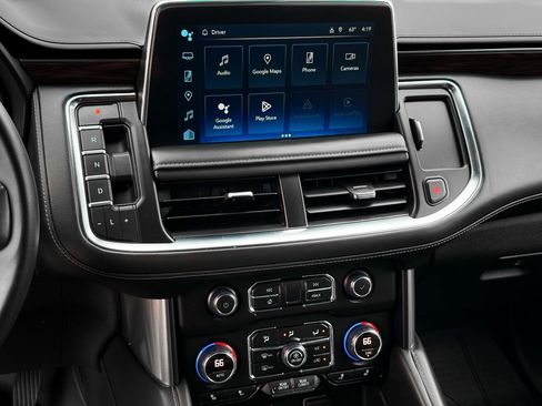 Used 2023 Chevrolet Suburban Z71 w/ Luxury Package AWD/4WD image 14