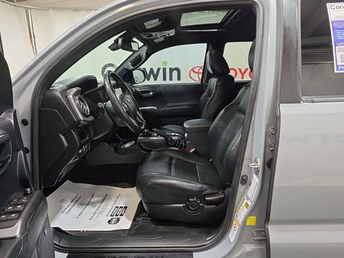 Used 2019 Toyota Tacoma TRD Off-Road image 24
