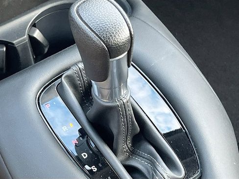 Used 2023 Honda HR-V LX image 16