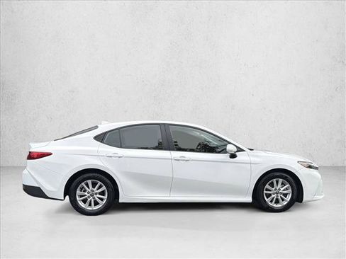 Used 2025 Toyota Camry LE w/ Convenience Package FWD image 4