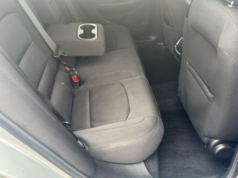 Used 2021 Chevrolet Malibu LT image 31