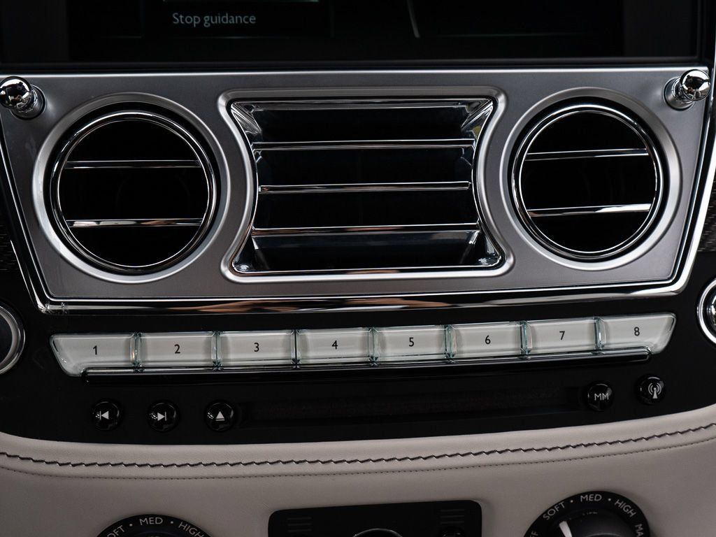 Certified 2018 Rolls-Royce Dawn RWD image 43