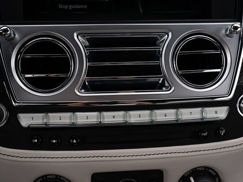 Certified 2018 Rolls-Royce Dawn RWD image 43