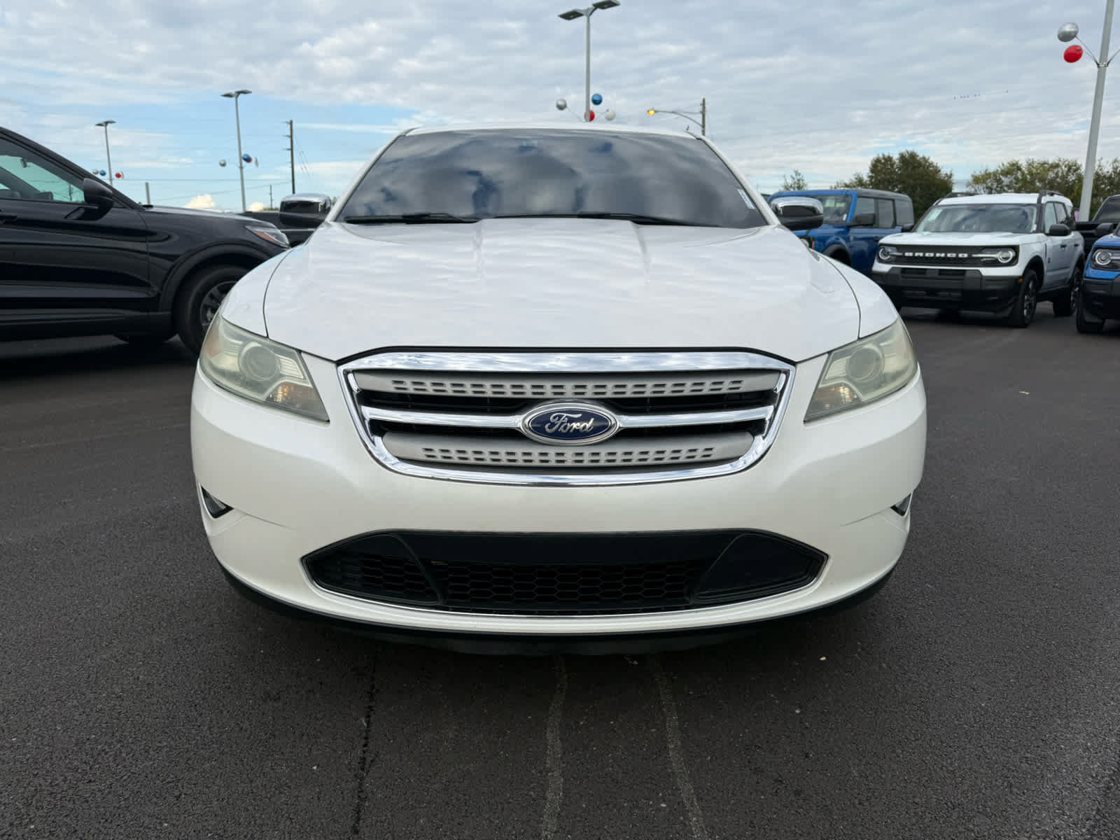 Used 2010 Ford Taurus Limited FWD image 22
