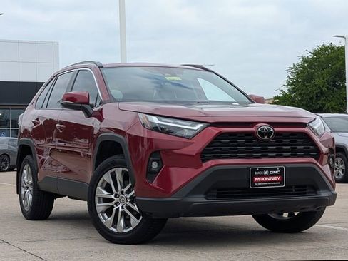 Used 2025 Toyota RAV4 XLE Premium FWD image 2