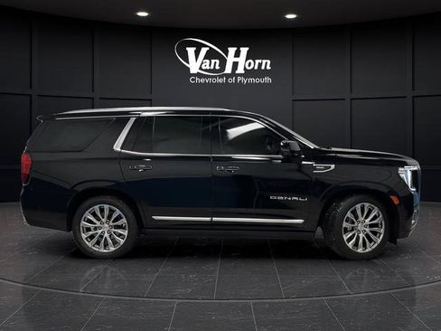 Used 2023 GMC Yukon Denali w/ Denali Reserve Package image 2