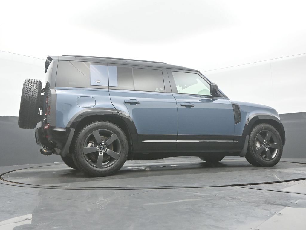 Used 2020 Land Rover Defender 110 SE AWD/4WD image 33