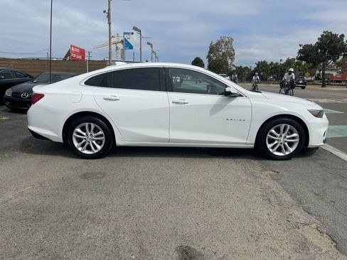 Used 2018 Chevrolet Malibu LT FWD image 6