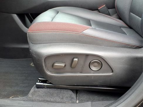 Used 2025 Chevrolet Equinox RS w/ Safety and Technology Package FWD image 16