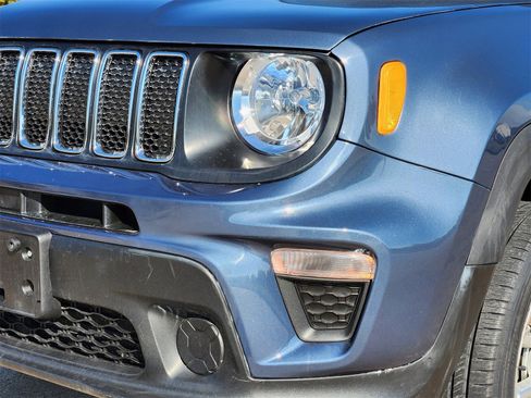 Certified 2023 Jeep Renegade Latitude image 8
