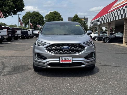 Used 2021 Ford Edge Titanium w/ Equipment Group 301A FWD image 2
