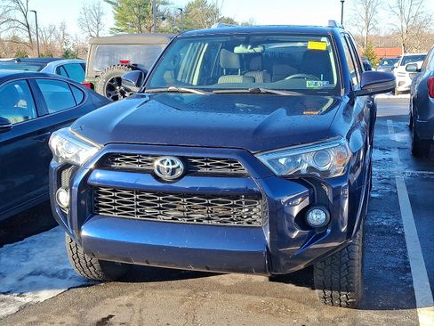 Used 2018 Toyota 4Runner SR5 image 4
