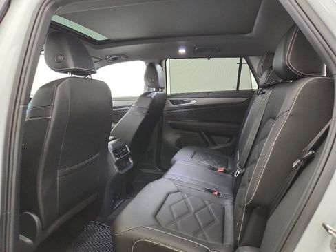 Certified 2025 Volkswagen Atlas Cross Sport SE image 30