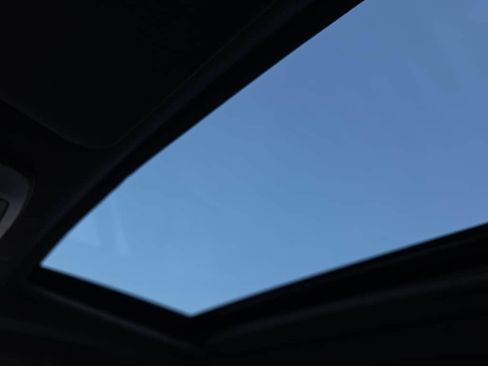 Used 2022 Toyota Sienna XLE image 26