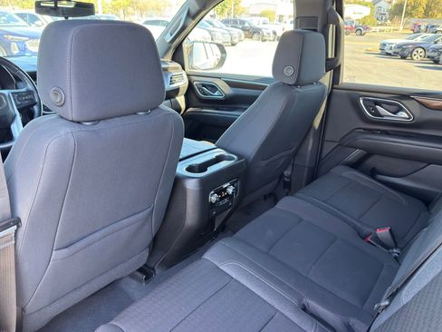 Used 2022 GMC Yukon SLE image 31