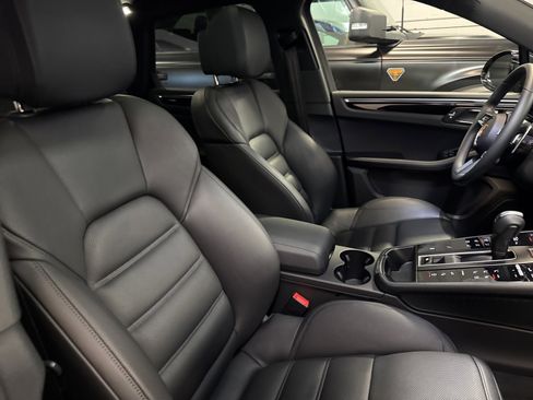 Used 2024 Porsche Macan S image 31