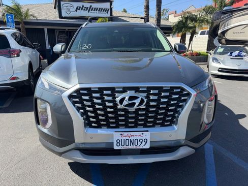 Used 2021 Hyundai Palisade Limited FWD image 2