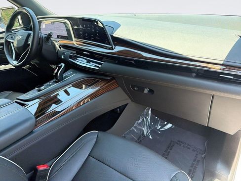 Certified 2023 Cadillac Escalade ESV Premium Luxury AWD/4WD image 37