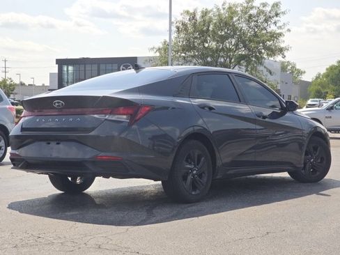 Used 2021 Hyundai Elantra SEL w/ Convenience Package FWD image 11