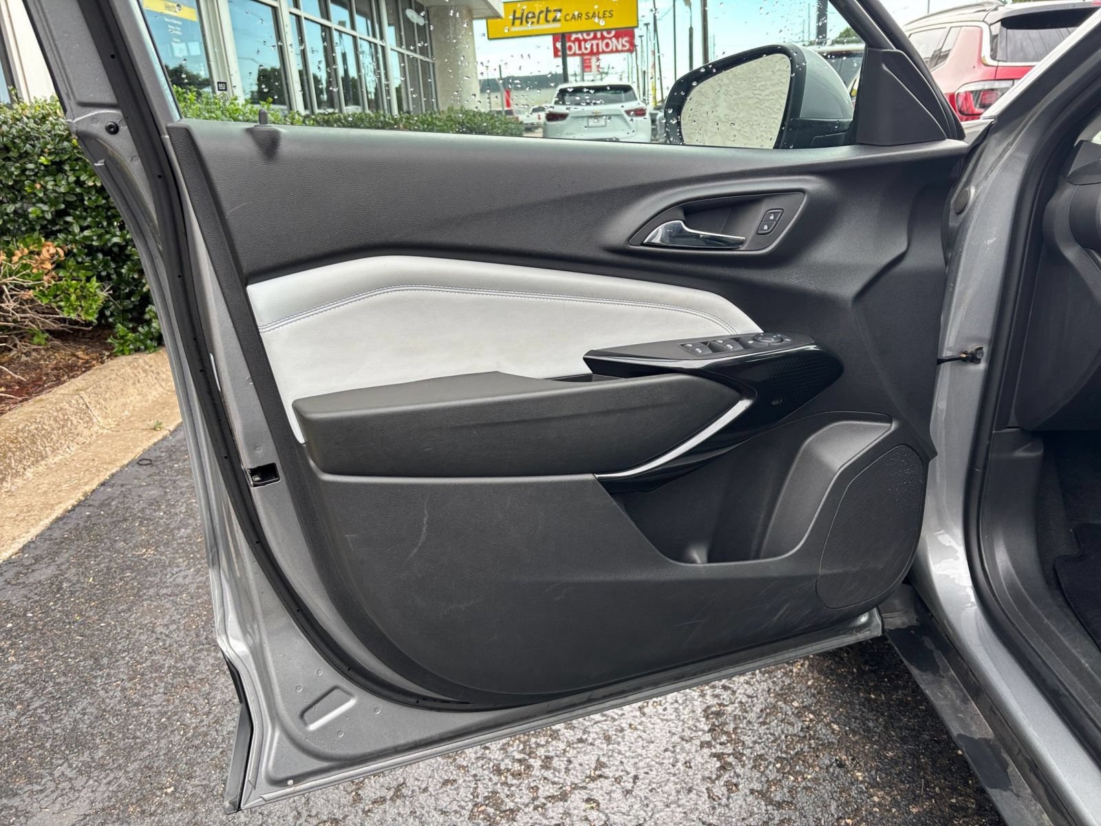 Used 2025 Chevrolet Trax LT w/ LT Convenience Package FWD image 18
