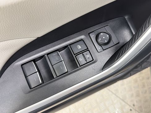 Used 2025 Toyota RAV4 XLE w/ Convenience Package FWD image 20