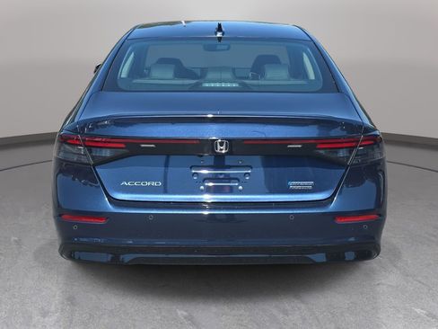Used 2023 Honda Accord Touring image 6