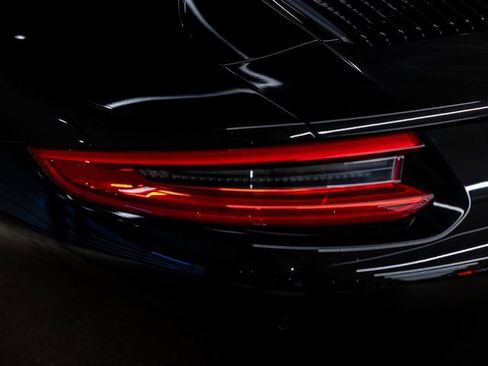 Used 2018 Porsche 911 Carrera image 21