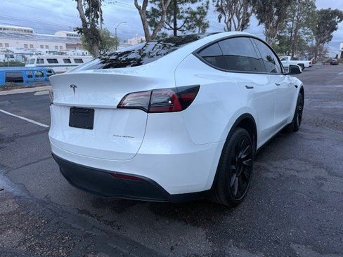 Used 2023 Tesla Model Y Long Range image 3