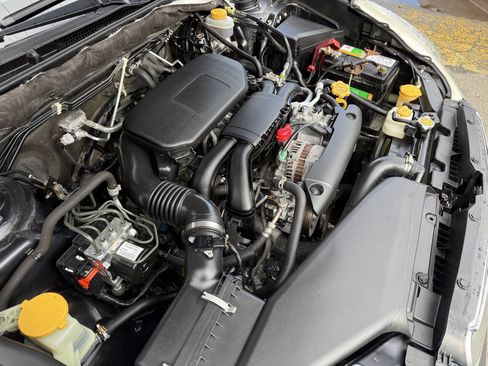 Used 2011 Subaru Outback 2.5i Limited w/ PWR Moonroof Pkg image 33