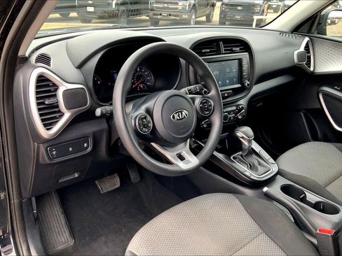Used 2020 Kia Soul LX FWD image 18