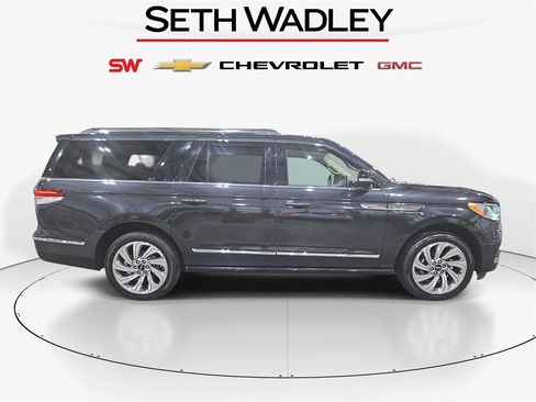 Used 2022 Lincoln Navigator L Reserve image 8