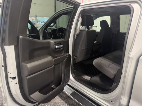 Used 2021 Chevrolet Silverado 1500 LT image 13