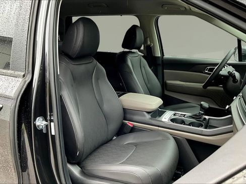 New 2026 Kia Carnival EX FWD image 9