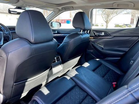 Used 2018 Nissan Maxima Platinum image 13