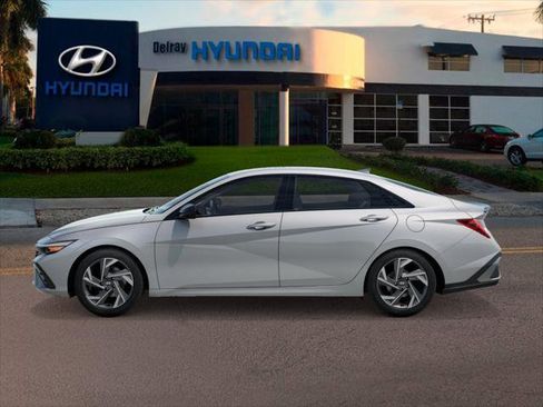 New 2026 Hyundai Elantra SEL Sport image 3