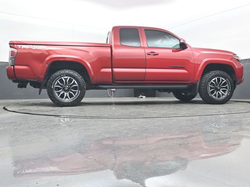 Used 2020 Toyota Tacoma TRD Sport image 27