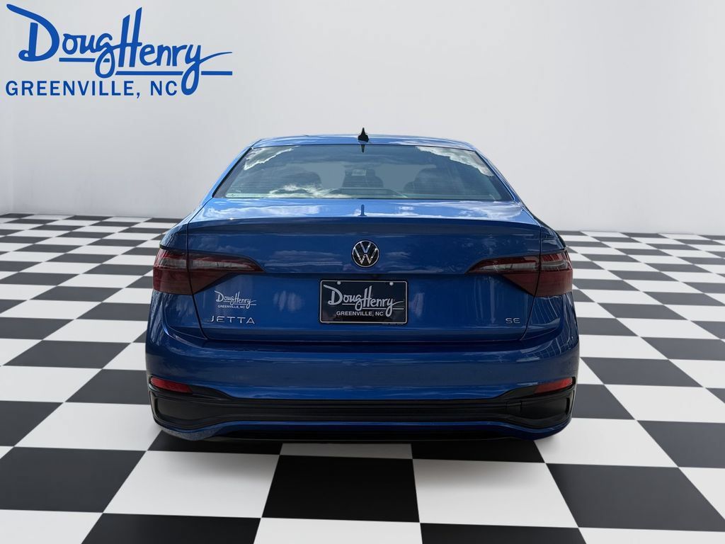 Used 2022 Volkswagen Jetta SE FWD image 4