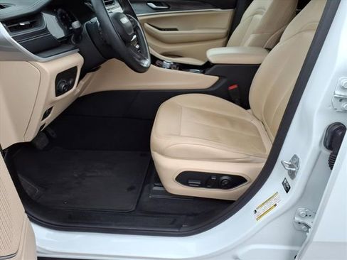 Used 2021 Jeep Grand Cherokee L Limited image 13