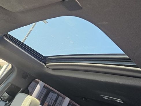 Used 2023 Chevrolet Silverado 1500 ZR2 w/ Technology Package image 10