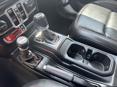 Used 2023 Jeep Gladiator Rubicon w/ LED Lighting Group AWD/4WD image 20