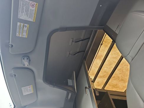 Used 2019 Ford E-450 and Econoline 450 Super Duty w/ Power Windows & Locks Group image 29