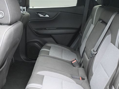 Used 2025 Chevrolet Blazer LT FWD image 11