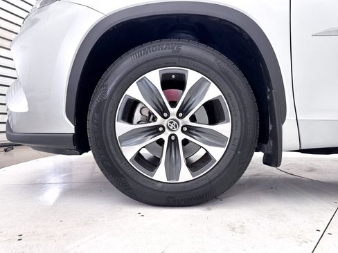 Used 2023 Toyota Highlander XLE FWD image 15