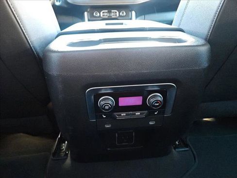 Used 2023 Chevrolet Suburban Premier image 17